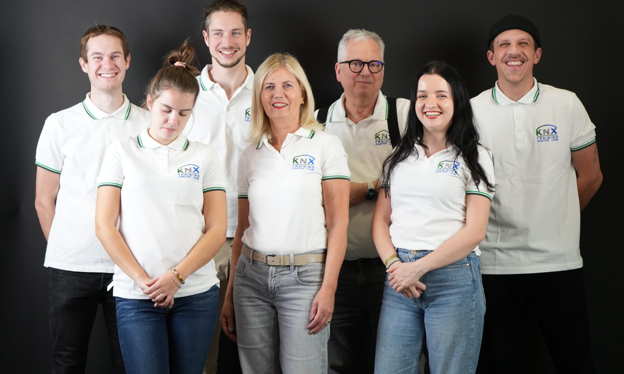 Team des KNX-Trainingcenter Düsseldorf — gemeinsames Gruppenfoto